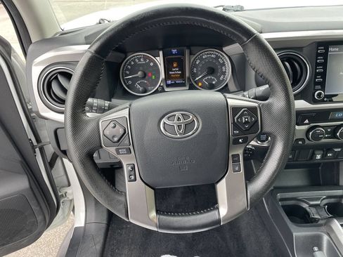 Certified 2023 Toyota Tacoma SR5 AWD/4WD image 16