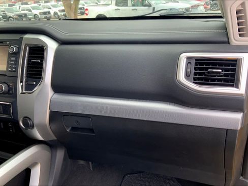 Used 2018 Nissan Titan PRO-4X w/ Pro-4x Utility Package image 18