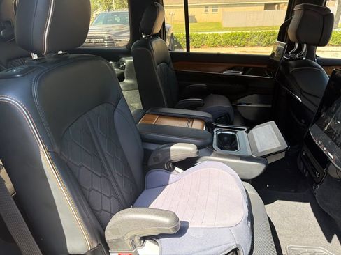 Used 2022 Jeep Grand Wagoneer Series III w/ Rear Seat Video Group 1 AWD/4WD image 19