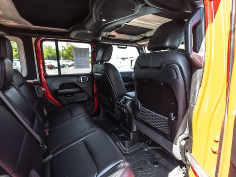 Used 2024 Jeep Wrangler Unlimited Rubicon AWD/4WD image 34