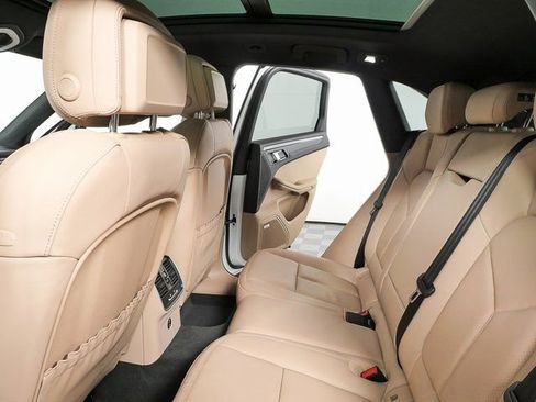 New 2026 Porsche Macan image 22
