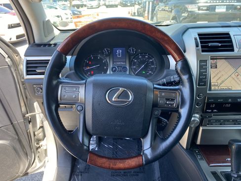 Used 2011 Lexus GX 460 image 10