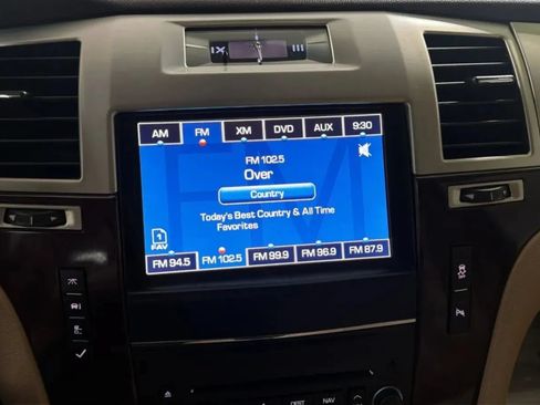 Used 2013 Cadillac Escalade ESV Luxury AWD/4WD image 13