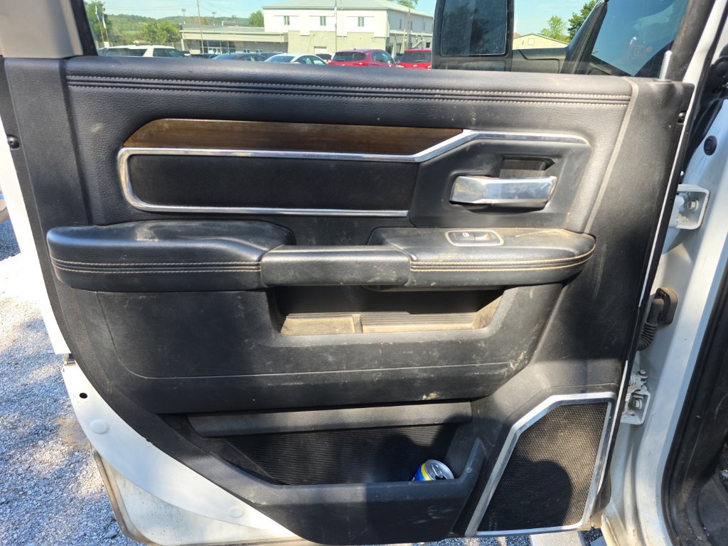 Used 2023 RAM 3500 Laramie AWD/4WD image 16