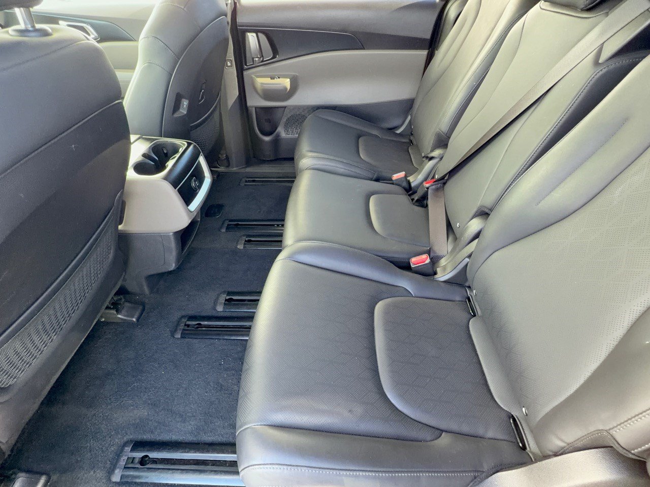 Used 2026 Kia Carnival FWD image 24