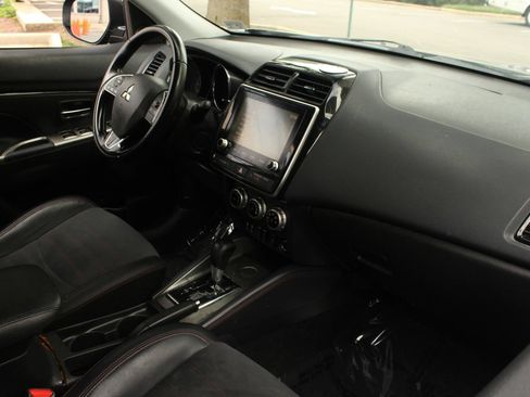 Used 2022 Mitsubishi Outlander Sport SE FWD image 25