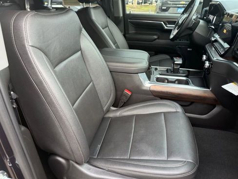 Used 2023 GMC Sierra 1500 SLT image 41