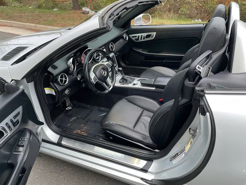 Used 2013 Mercedes-Benz SLK 250 image 14