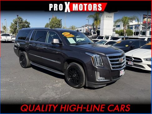 Used 2017 Cadillac Escalade ESV Luxury image 1