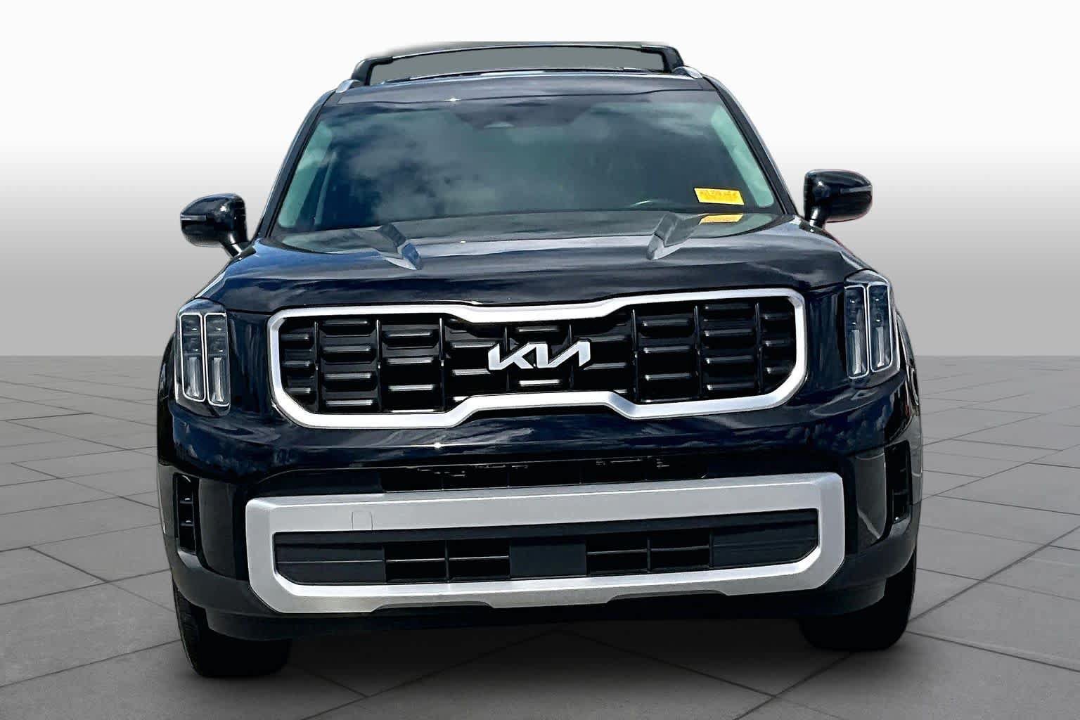 Used 2024 Kia Telluride S w/ S Sunroof Package FWD image 4