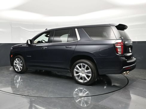 Used 2022 Chevrolet Tahoe High Country w/ Premium Package 2 AWD/4WD image 9
