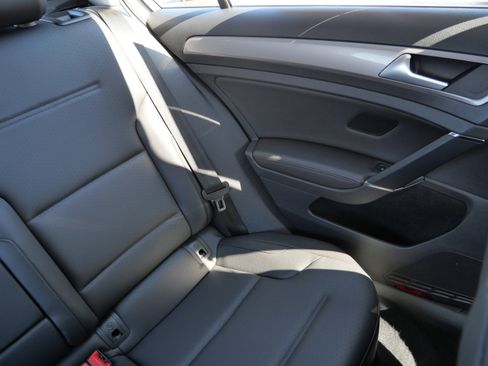 Used 2015 Volkswagen e-Golf SEL Premium image 14