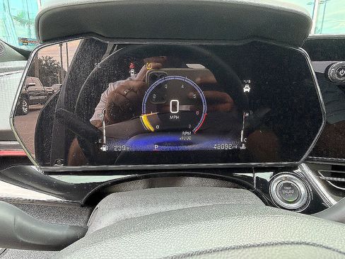 Used 2025 Chevrolet Trax RS w/ Driver Confidence Package FWD image 78