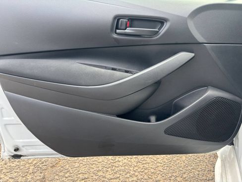 Used 2025 Toyota Corolla LE FWD image 18