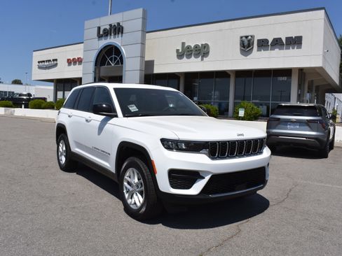 New 2026 Jeep Grand Cherokee Laredo X RWD image 1