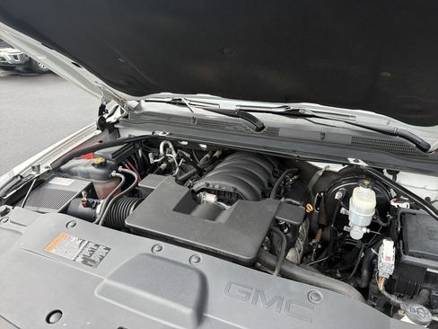 Used 2020 GMC Yukon SLT AWD/4WD image 36