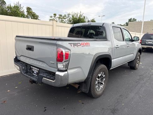 Used 2020 Toyota Tacoma TRD Off-Road AWD/4WD image 3