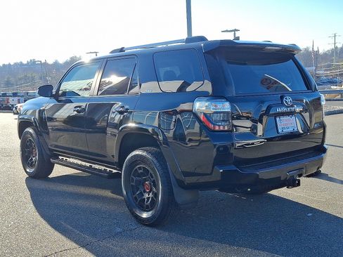 Used 2022 Toyota 4Runner SR5 image 4