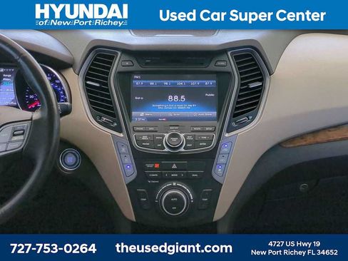 Used 2015 Hyundai Santa Fe Limited w/ Option Group 04 FWD image 17
