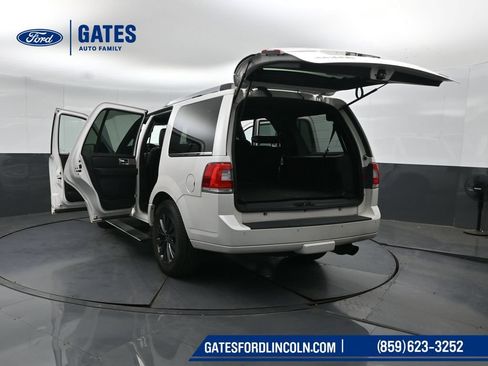 Used 2016 Lincoln Navigator Select AWD/4WD image 60