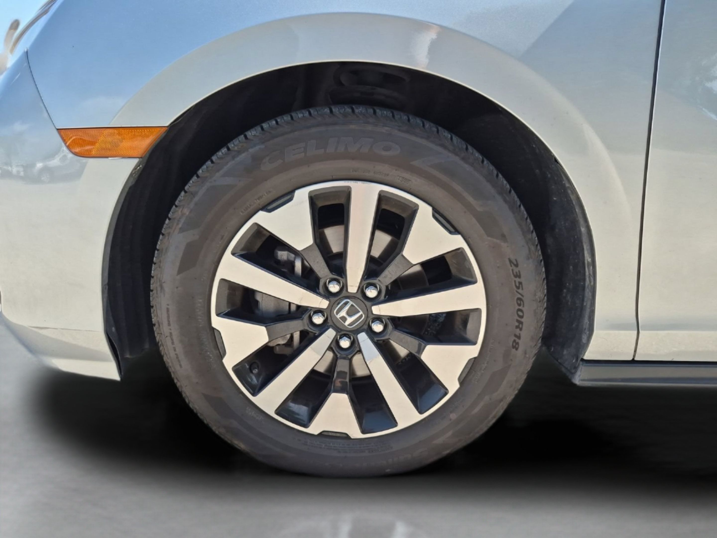 Certified 2025 Honda Odyssey EX-L image 24