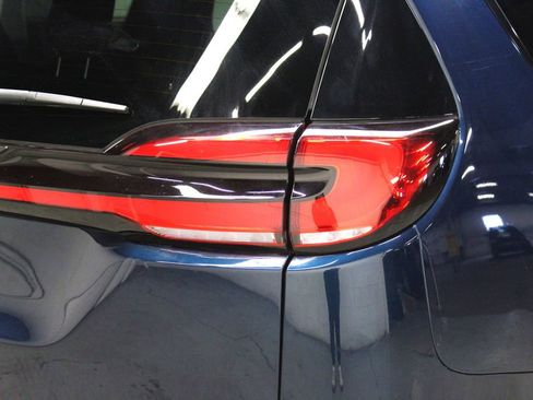 Used 2025 Chrysler Pacifica Limited image 45