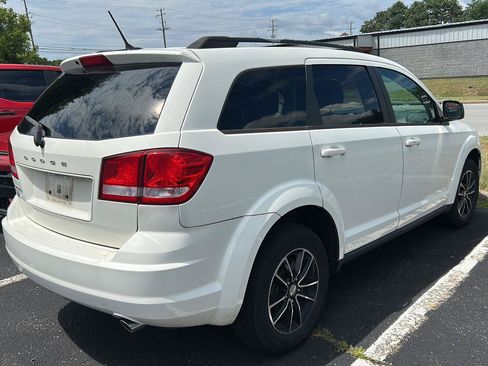 Used 2017 Dodge Journey SE w/ Blacktop Package AWD/4WD image 3