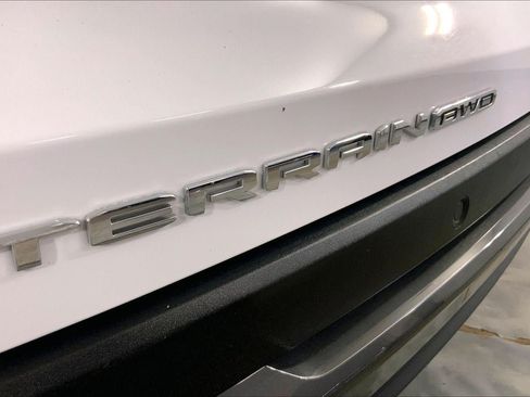 Used 2025 GMC Terrain Elevation AWD/4WD image 8