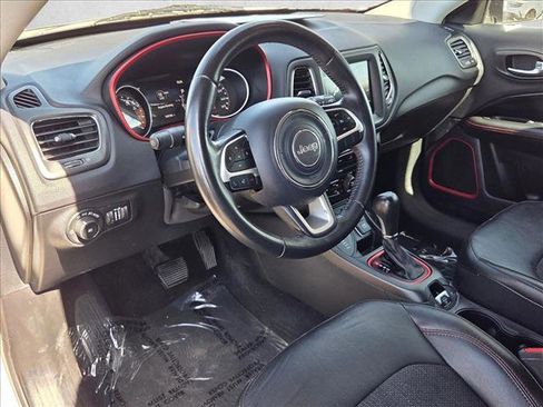 Used 2019 Jeep Compass Trailhawk image 10