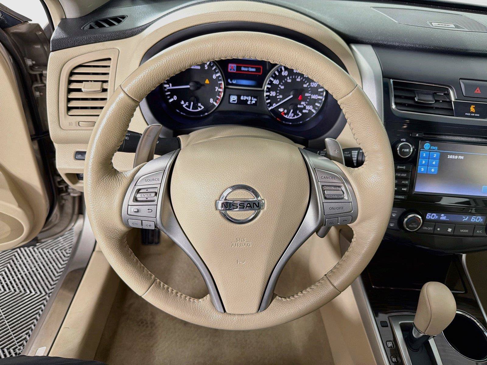 Used 2013 Nissan Altima 3.5 SL w/ Technology Pkg FWD image 3
