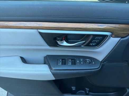 Used 2017 Honda CR-V Touring image 12