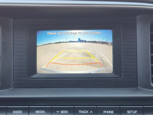 Used 2020 Hyundai Elantra SE w/ Cargo Package (C1) image 18