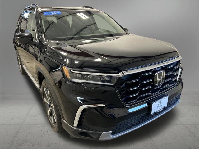 Certified 2025 Honda Pilot Touring image 9