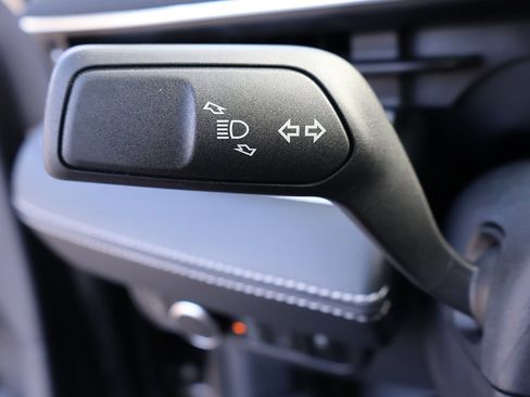 Used 2022 Ford Mustang Mach-E Select image 44