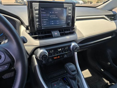 Used 2021 Toyota RAV4 XLE w/ Convenience Package AWD/4WD image 15
