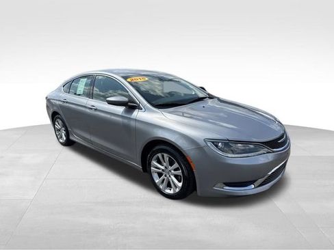 Used 2015 Chrysler 200 Limited w/ Convenience Group FWD image 3