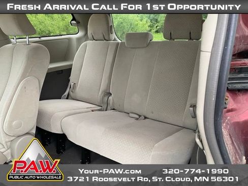Used 2011 Toyota Sienna LE FWD image 8
