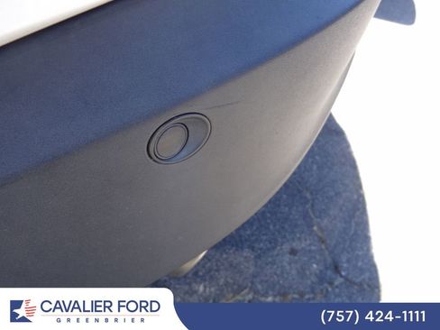 Used 2018 Ford Edge Titanium w/ Equipment Group 302A FWD image 9
