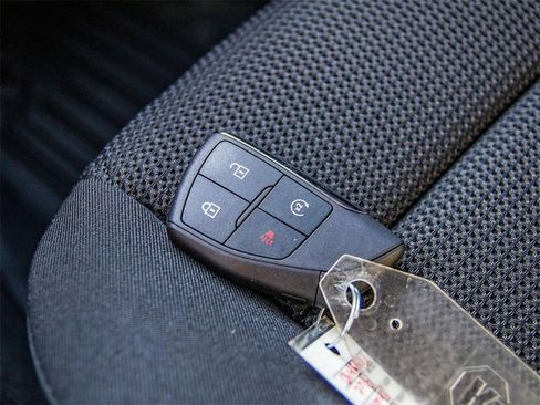 New 2026 GMC Canyon Elevation w/ Convenience Package image 33