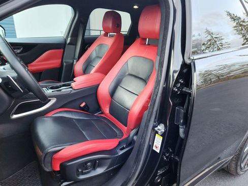 Used 2017 Jaguar F-PACE S image 7