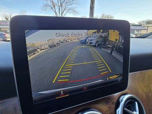 Used 2018 Mercedes-Benz GLA 250 4MATIC image 9