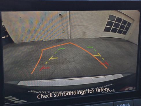 Used 2024 Nissan Rogue SV w/ SV Premium Package image 21