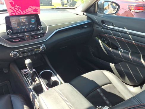 Used 2023 Nissan Altima 2.5 SR FWD image 12
