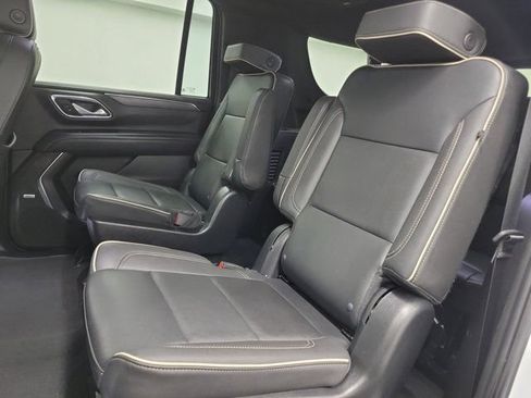 Used 2023 GMC Yukon XL SLT w/ SLT Luxury Package RWD image 11