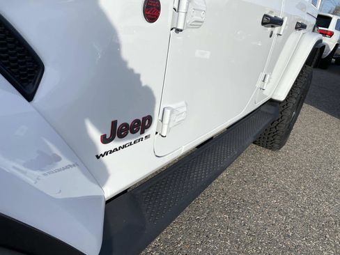 Certified 2025 Jeep Wrangler Unlimited Rubicon image 11