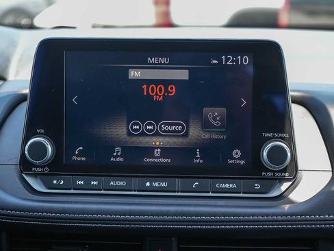 Used 2025 Nissan Rogue SV AWD/4WD image 14