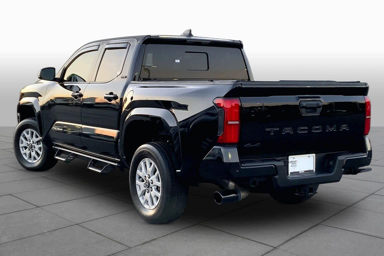 Used 2024 Toyota Tacoma SR5 AWD/4WD image 11