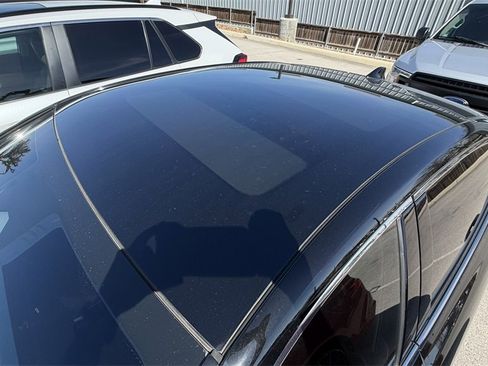 Used 2023 Toyota Crown Limited image 12