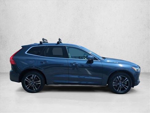 Used 2018 Volvo XC60 T6 Momentum w/ Vision Package image 4