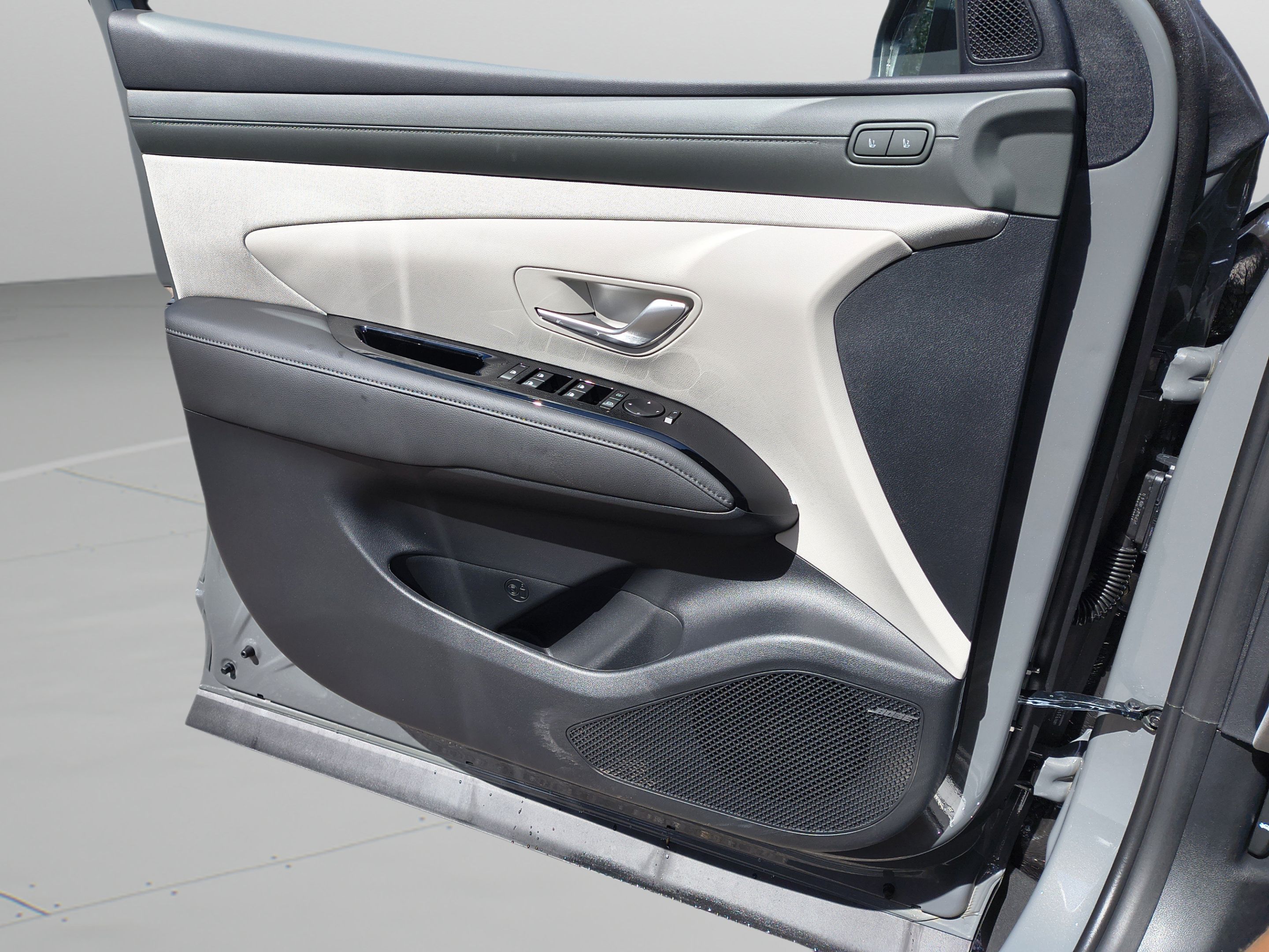 New 2026 Hyundai Tucson Limited FWD image 23